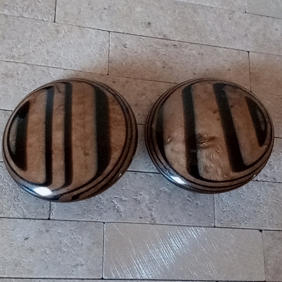 Two Pair of clip on Earrings and Stone Necklace - Picture 4 of 9